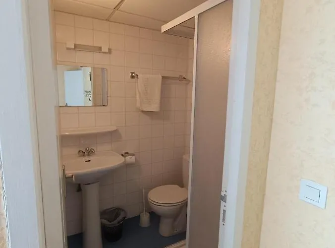 Pensionat Chez Marie Et Didier 1 Minute A Pied Du Sanctuaire De 3*