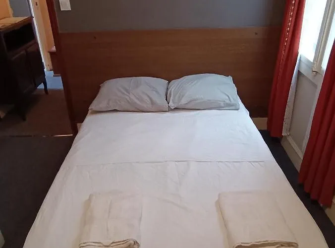 Chez Marie Et Didier 1 Minute A Pied Du Sanctuaire De Guest house Lourdes