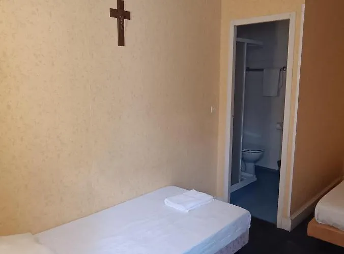 Chez Marie Et Didier 1 Minute A Pied Du Sanctuaire De 3* Lourdes