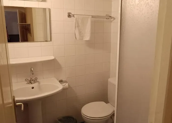 Chez Marie Et Didier 1 Minute à Pied Du Sanctuaire De Maison d'hôtes