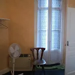 Chez Marie Et Didier 1 Minute A Pied Du Sanctuaire De ゲストハウス 3*
